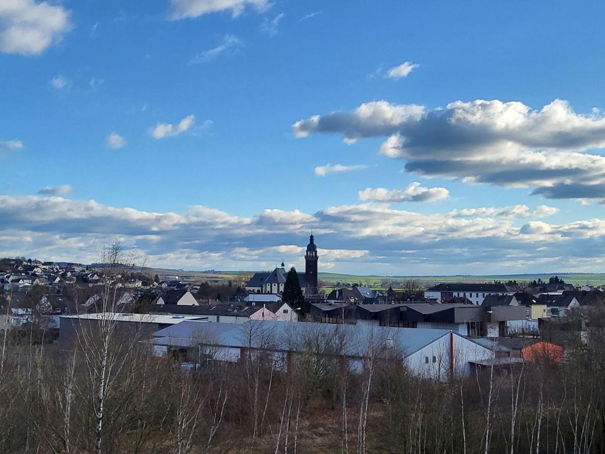 Wohnen wie im Schloss - Alter Bahnhof von Kruft Exterior foto