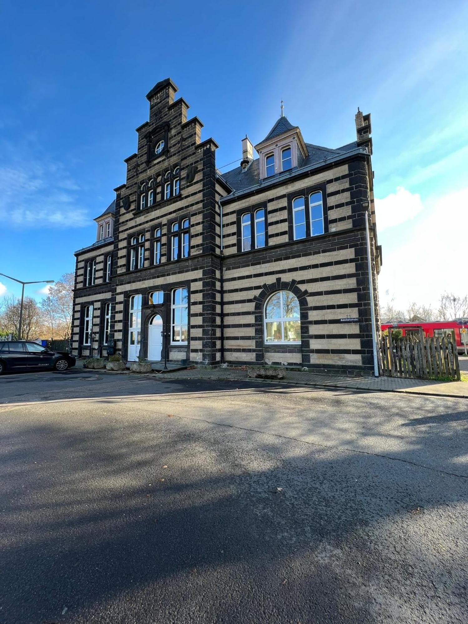 Wohnen wie im Schloss - Alter Bahnhof von Kruft Exterior foto